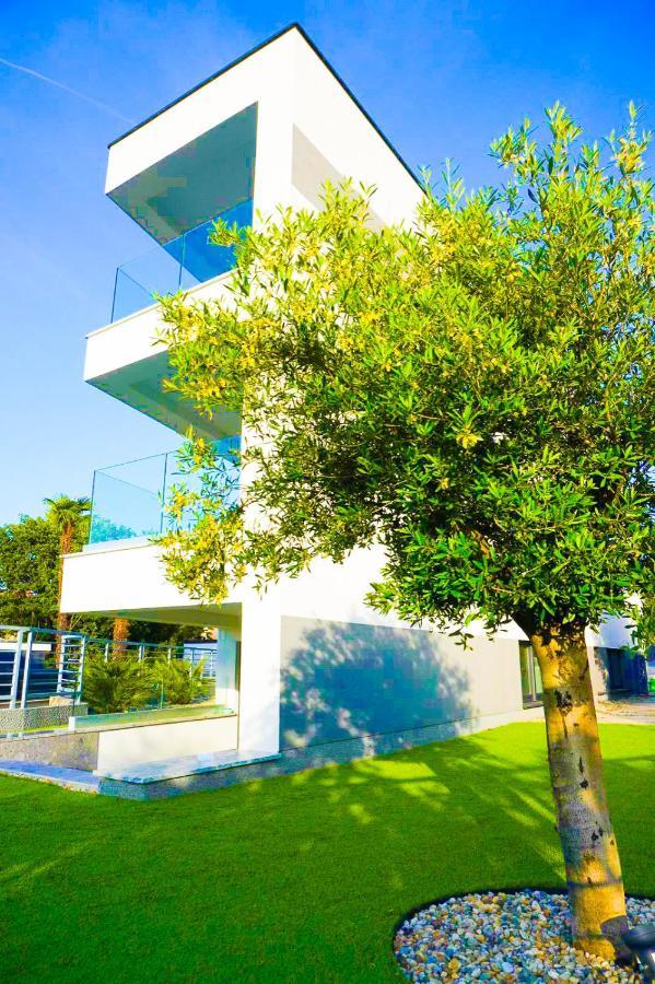 Villa Mirno More Apartments Малинска Екстериор снимка