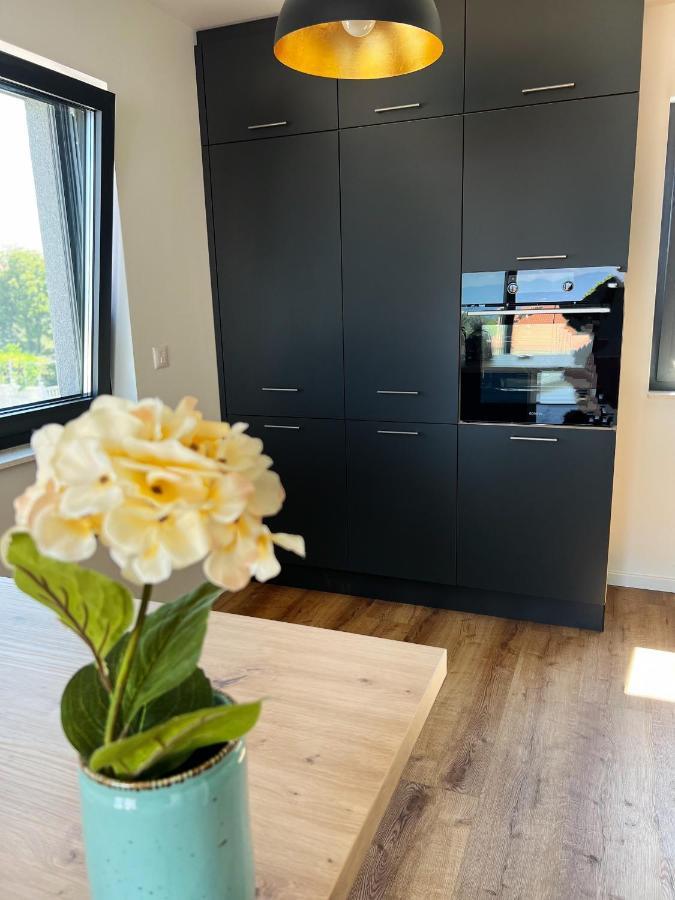 Villa Mirno More Apartments Малинска Екстериор снимка