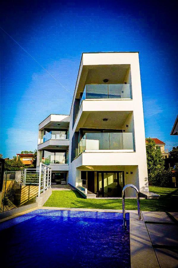 Villa Mirno More Apartments Малинска Екстериор снимка