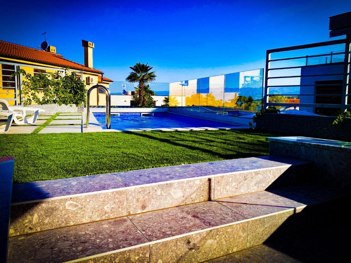 Villa Mirno More Apartments Малинска Екстериор снимка