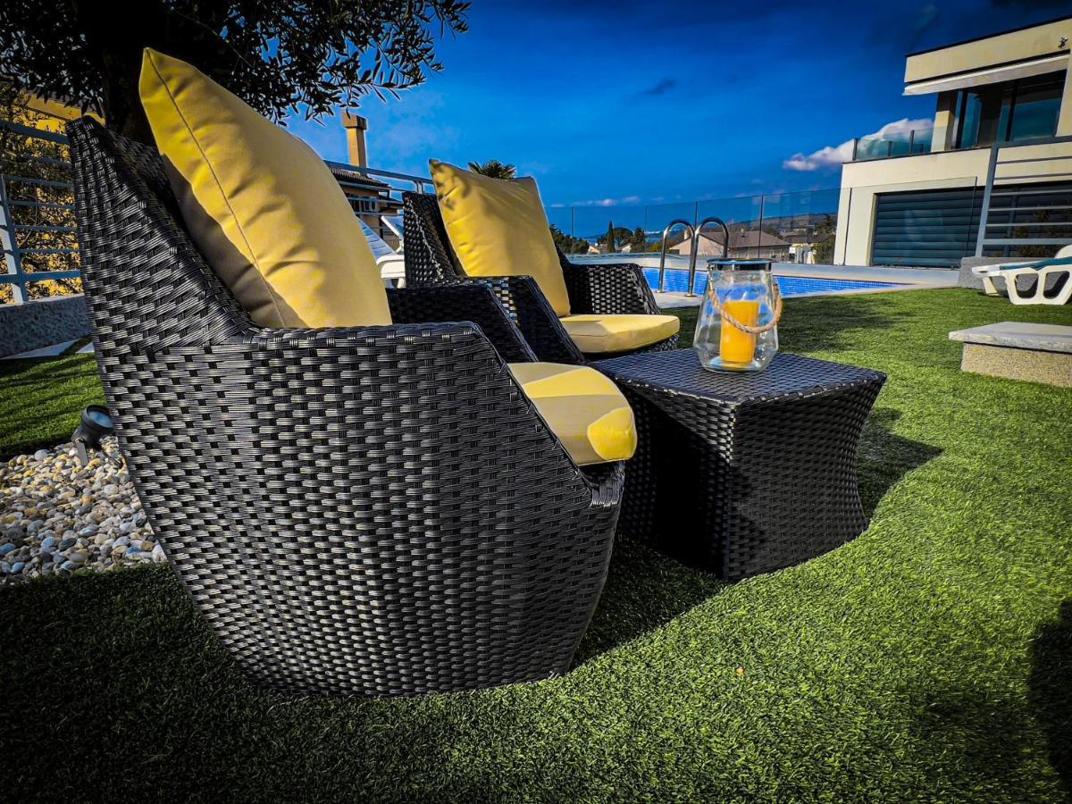 Villa Mirno More Apartments Малинска Екстериор снимка