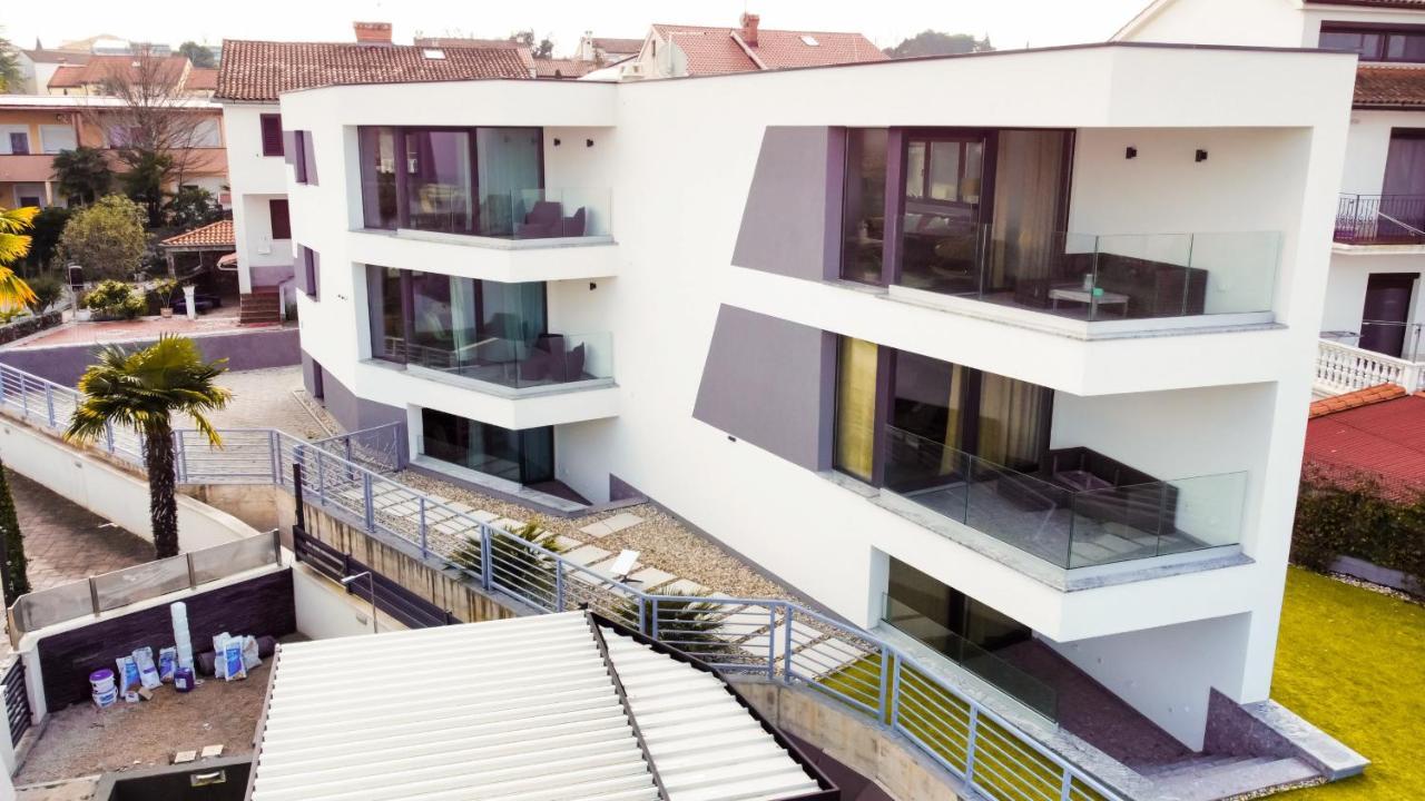 Villa Mirno More Apartments Малинска Екстериор снимка