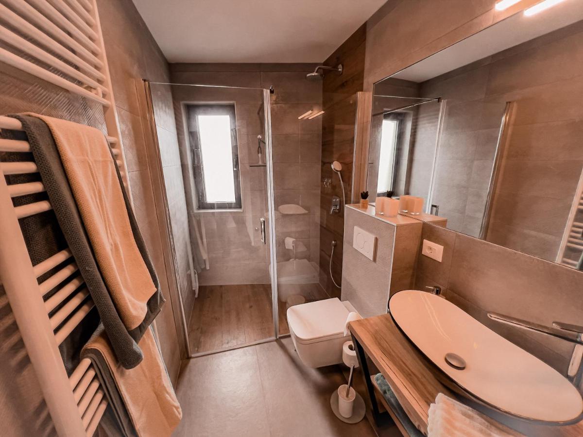Villa Mirno More Apartments Малинска Екстериор снимка