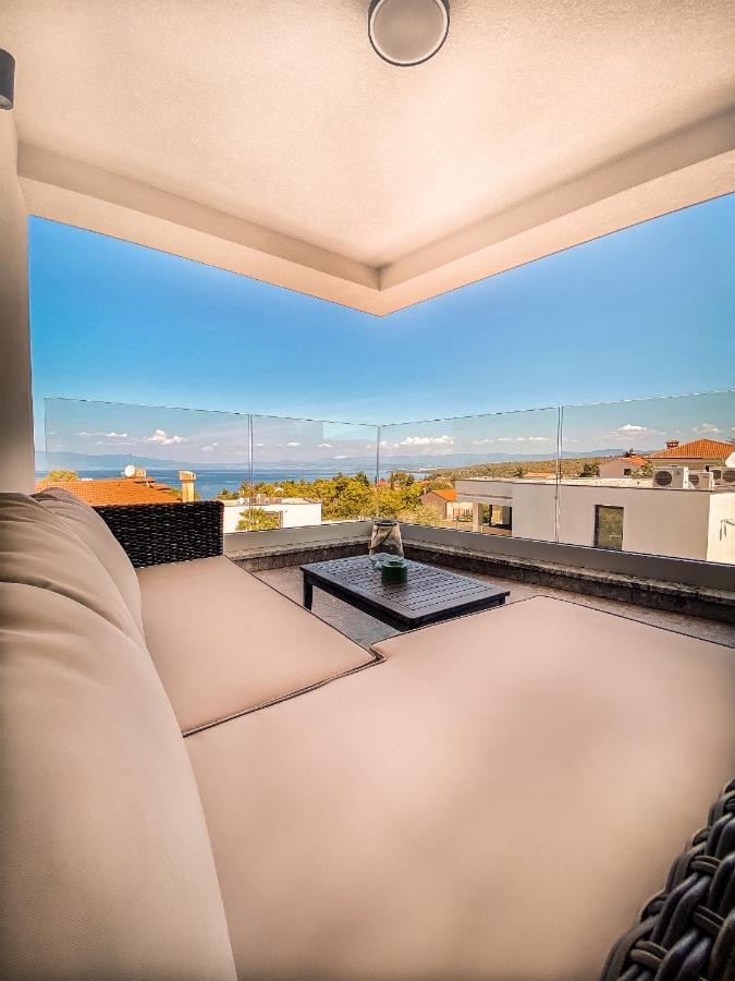 Villa Mirno More Apartments Малинска Екстериор снимка