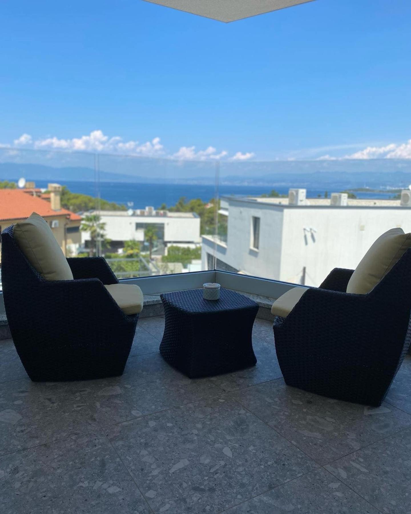 Villa Mirno More Apartments Малинска Екстериор снимка