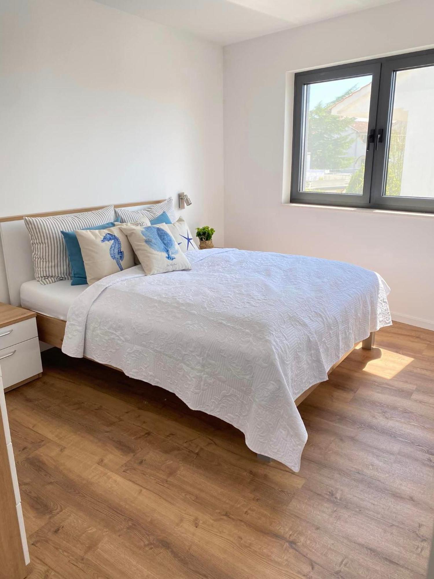 Villa Mirno More Apartments Малинска Екстериор снимка