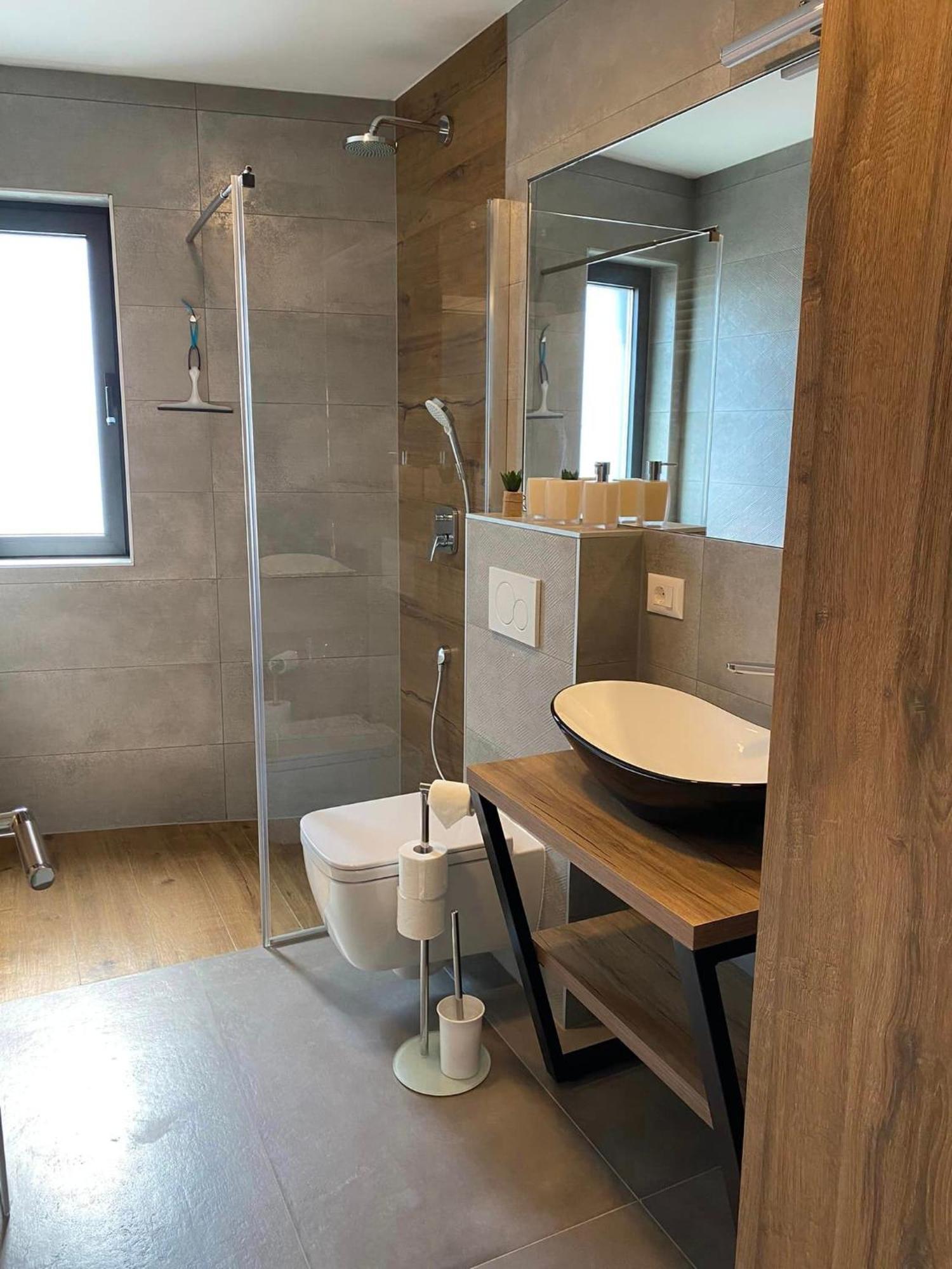 Villa Mirno More Apartments Малинска Екстериор снимка